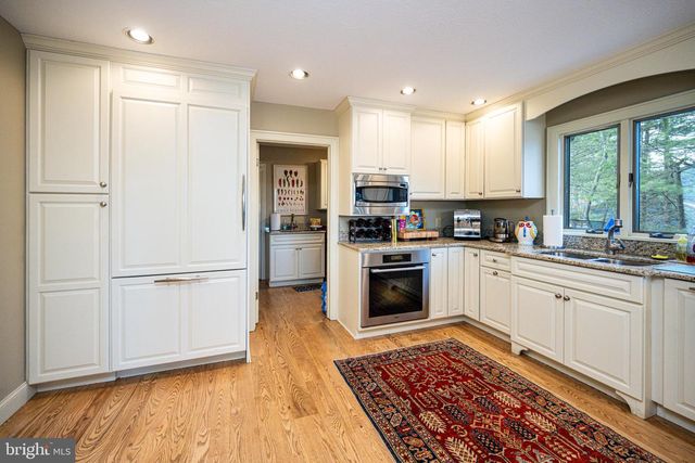 255 THORNBERRY RD, Oakland, MD 21550