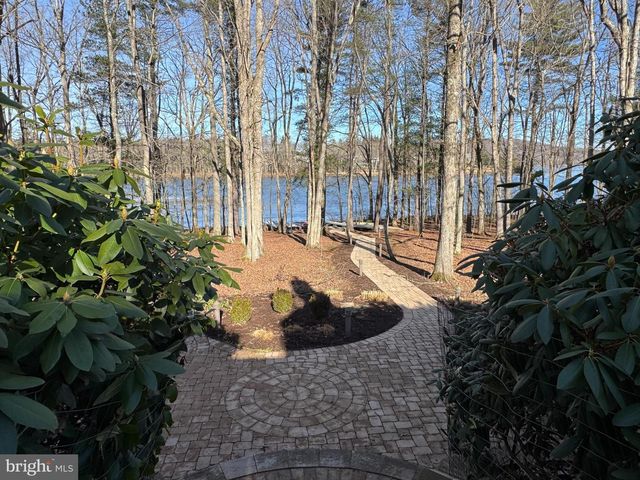 255 THORNBERRY RD, Oakland, MD 21550