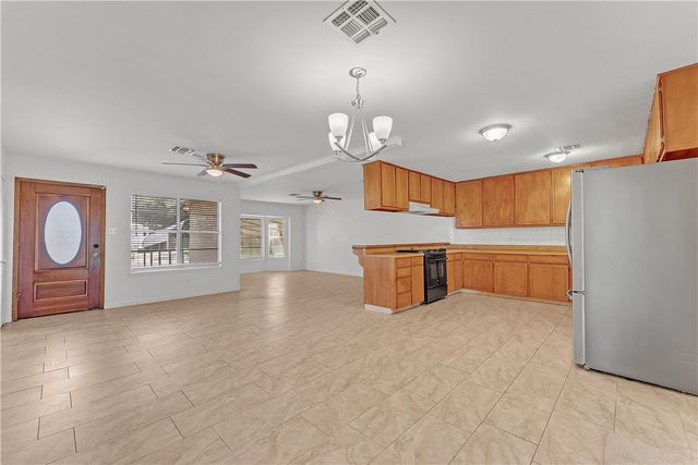 2102 E Lott, Kingsville, TX 78363