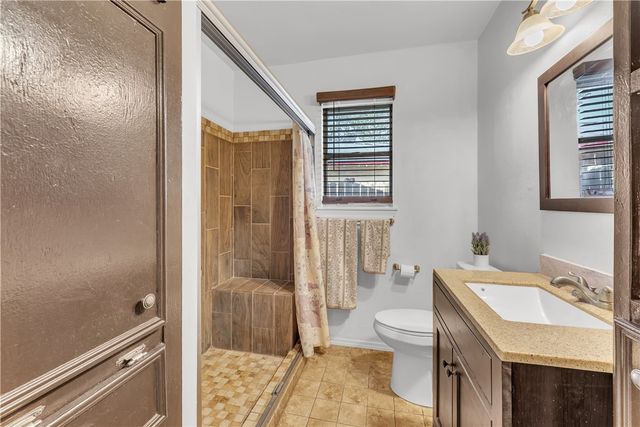 2102 E Lott, Kingsville, TX 78363