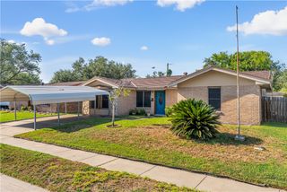 2102 E Lott, Kingsville, TX 78363