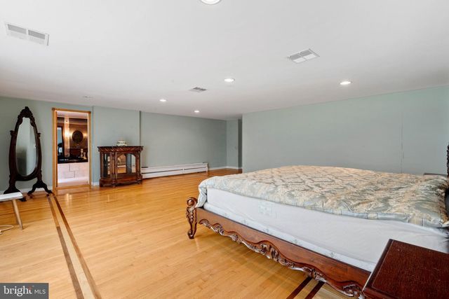 3873 PINE RD, Huntingdon Valley, PA 19006