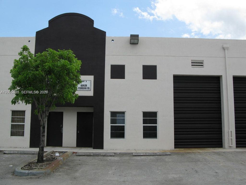 2550 W 78th Street D-3, Hialeah, FL 33016