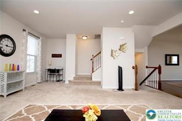 2206 cook Drive, Easton, PA 18045