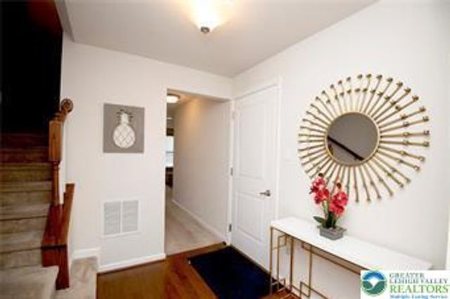 2206 cook Drive, Easton, PA 18045