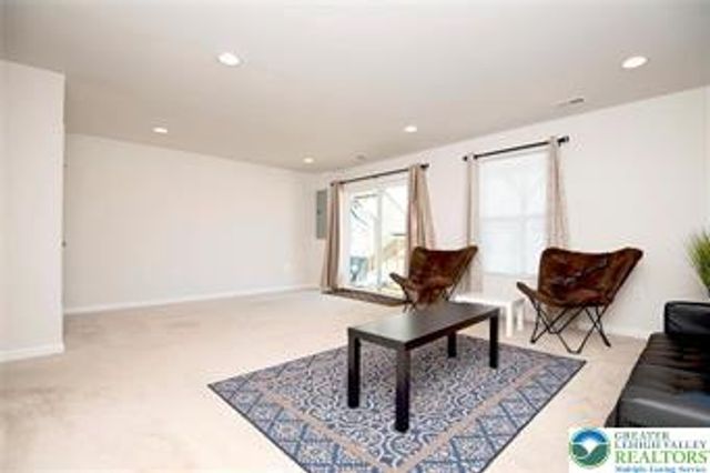 2206 cook Drive, Easton, PA 18045