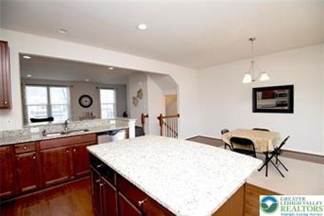 2206 cook Drive, Easton, PA 18045