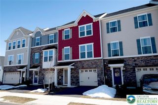 2206 cook Drive, Easton, PA 18045