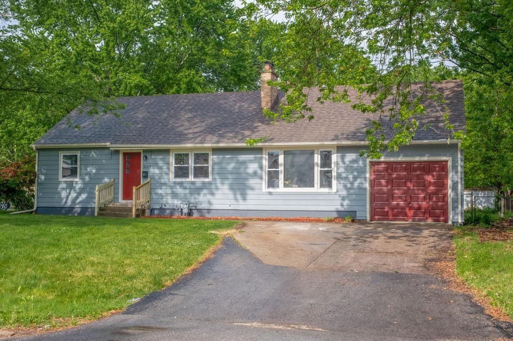 11114 8th AVENUE, Pleasant Prairie, WI 53158