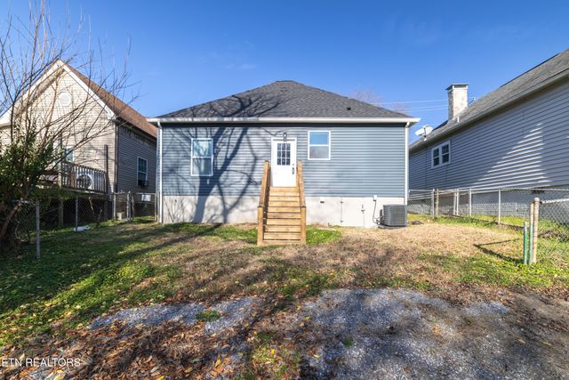 1422 Beaumont Ave, Knoxville, TN 37921