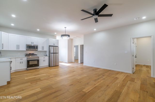 1422 Beaumont Ave, Knoxville, TN 37921