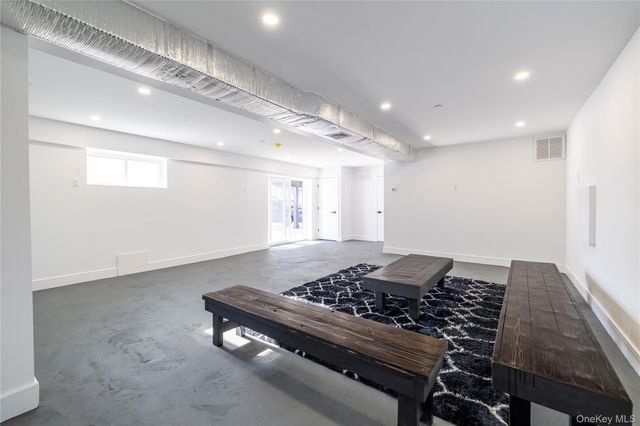 35 Ostend Road, Island Park, NY 11558