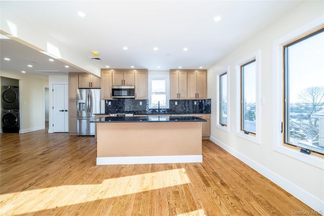 35 Ostend Road, Island Park, NY 11558