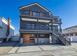 35 Ostend Road, Island Park, NY 11558