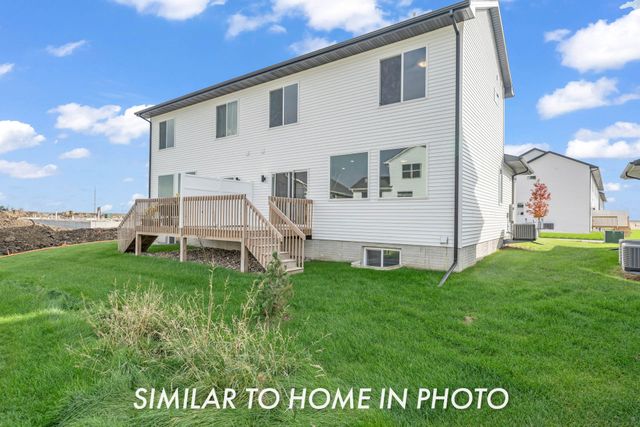 210 NE Doe Pointe Lane, Ankeny, IA 50021