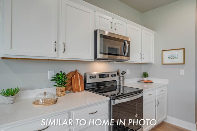 210 NE Doe Pointe Lane, Ankeny, IA 50021