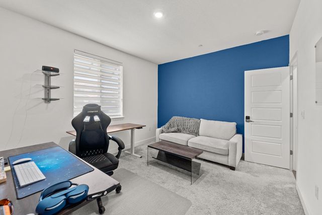 5672 SailRock, Sacramento, CA 95835