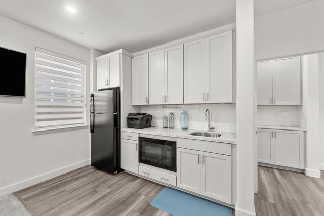 5672 SailRock, Sacramento, CA 95835