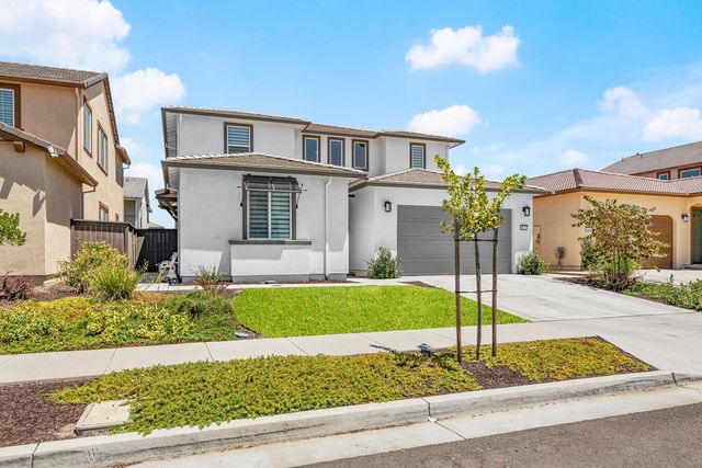 5672 SailRock, Sacramento, CA 95835