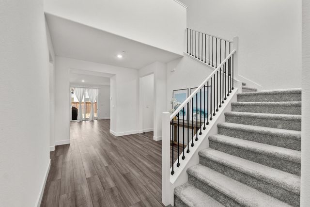 5672 SailRock, Sacramento, CA 95835