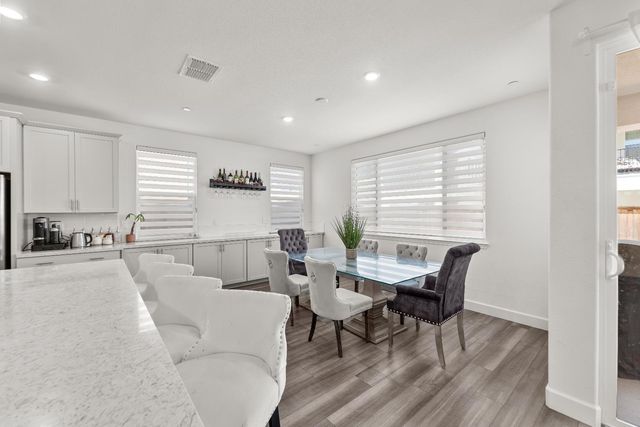 5672 SailRock, Sacramento, CA 95835