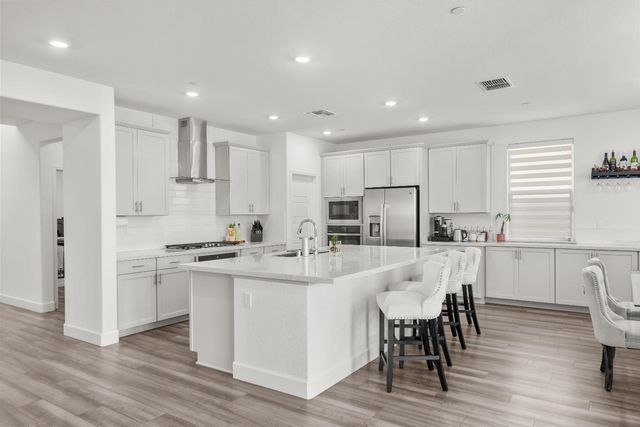 5672 SailRock, Sacramento, CA 95835