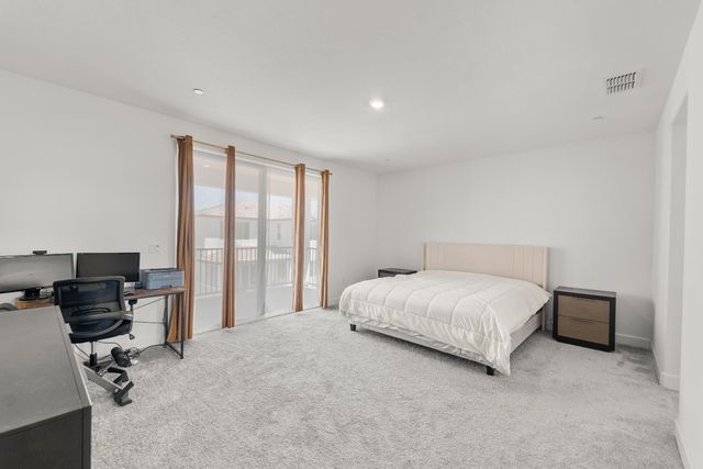 5672 SailRock, Sacramento, CA 95835