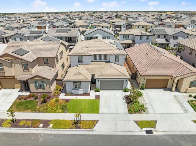 5672 SailRock, Sacramento, CA 95835