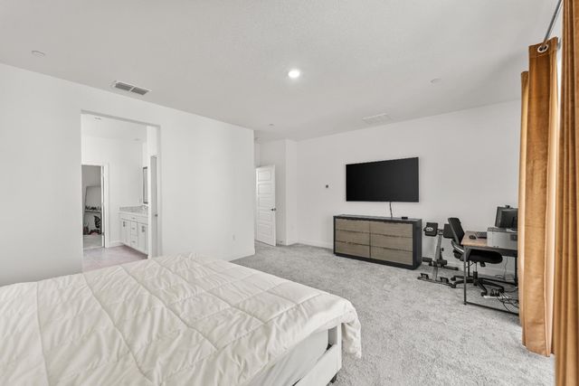 5672 SailRock, Sacramento, CA 95835