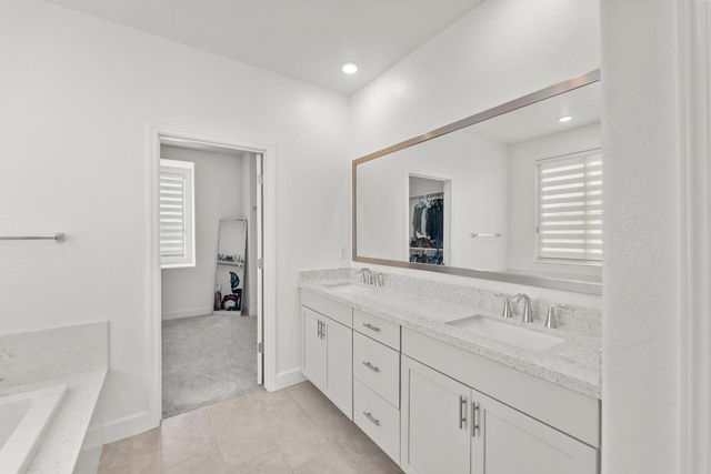 5672 SailRock, Sacramento, CA 95835