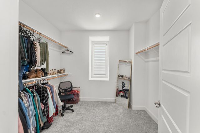 5672 SailRock, Sacramento, CA 95835