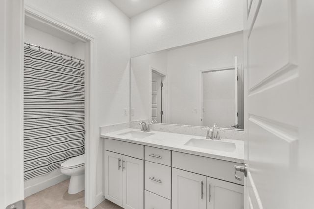 5672 SailRock, Sacramento, CA 95835