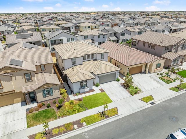 5672 SailRock, Sacramento, CA 95835