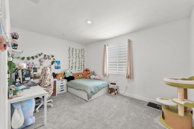 5672 SailRock, Sacramento, CA 95835