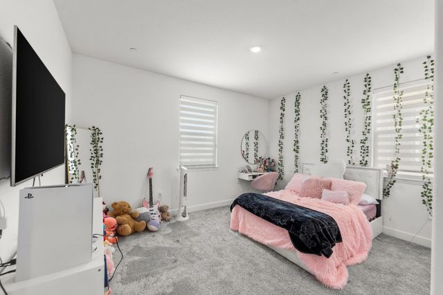 5672 SailRock, Sacramento, CA 95835