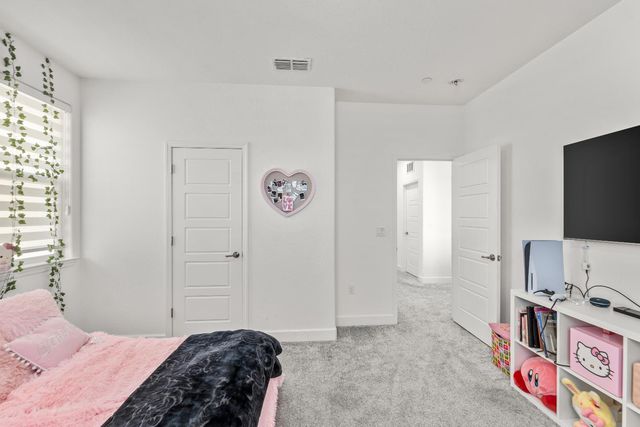 5672 SailRock, Sacramento, CA 95835