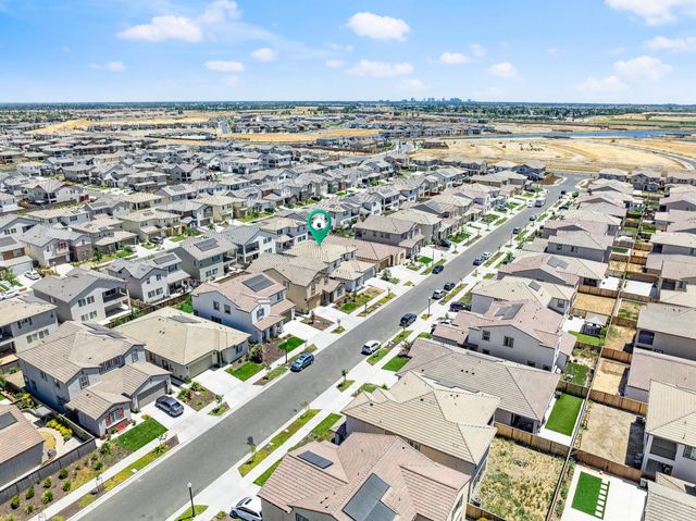 5672 SailRock, Sacramento, CA 95835