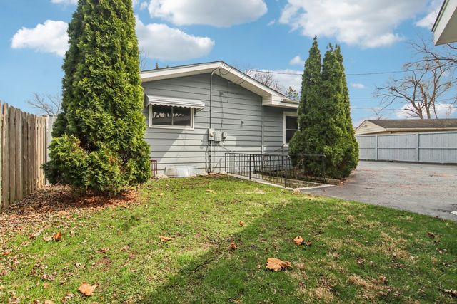 238 Frontage Road W, Northfield, IL 60093