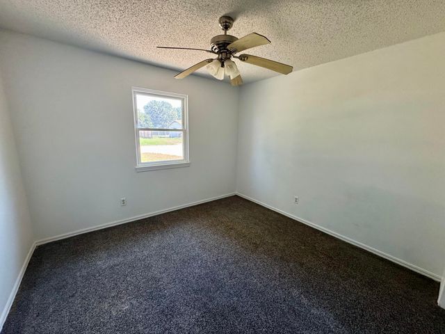 616 SE D Street SE, Miami, OK 74354