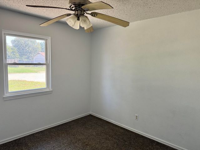 616 SE D Street SE, Miami, OK 74354