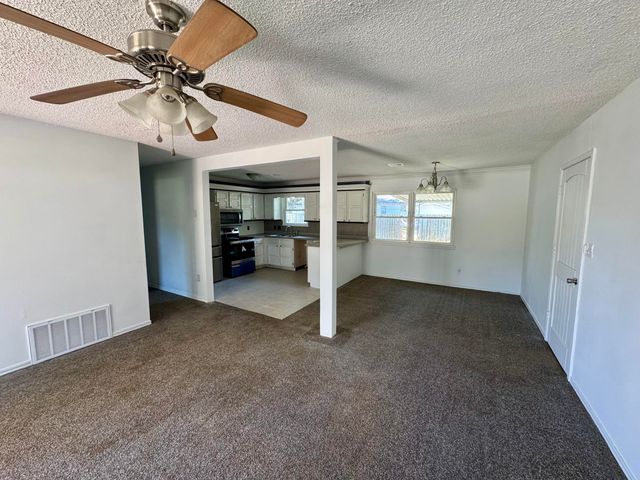 616 SE D Street SE, Miami, OK 74354