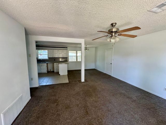 616 SE D Street SE, Miami, OK 74354