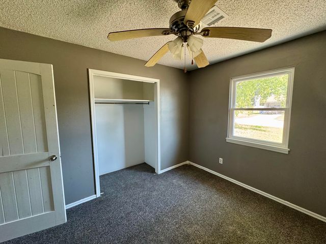 616 SE D Street SE, Miami, OK 74354