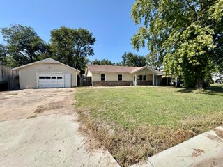 616 SE D Street SE, Miami, OK 74354