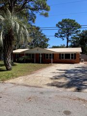 303 NW Linda Lane, Fort Walton Beach, FL 32548