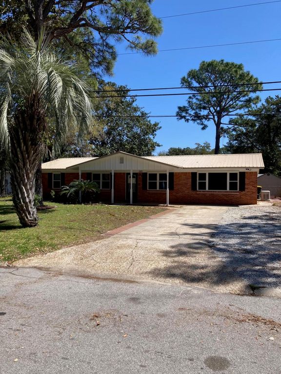 303 NW Linda Lane, Fort Walton Beach, FL 32548