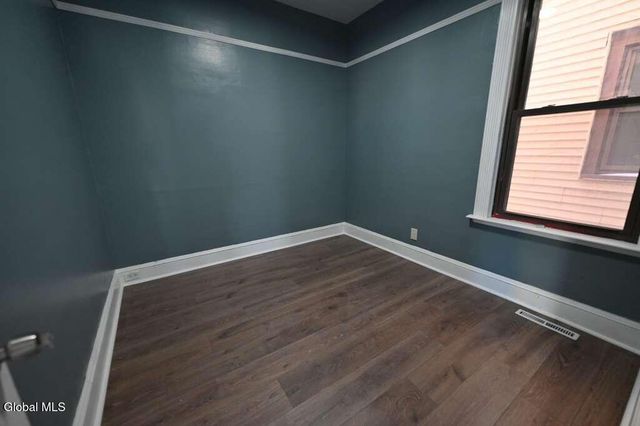 4 Washington Street Apt 1, Rensselaer, NY 12144