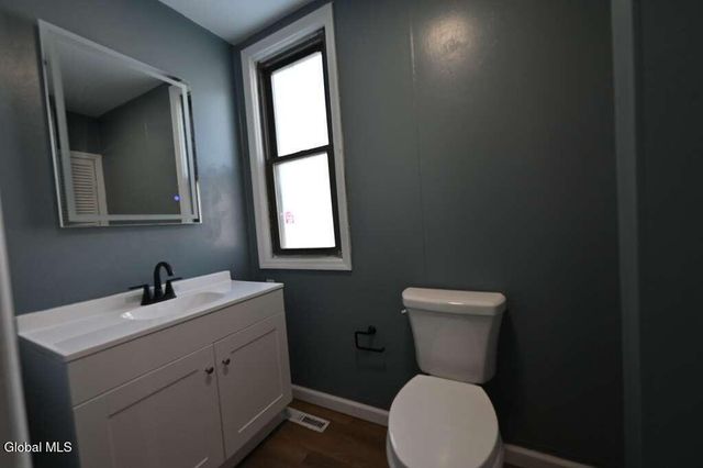 4 Washington Street Apt 1, Rensselaer, NY 12144