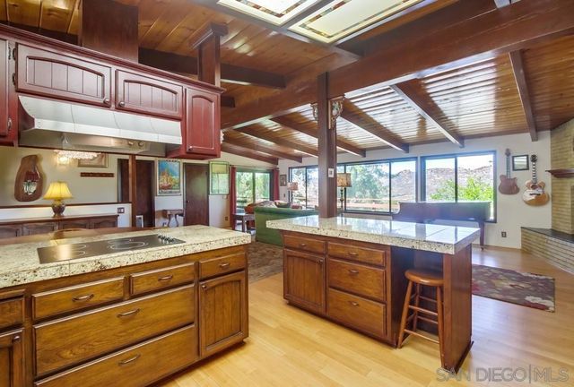 22327 Jans Oak Vw, Ramona, CA 92065