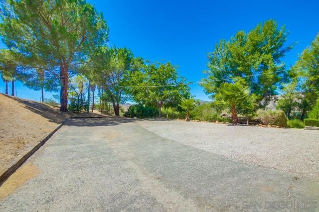 22327 Jans Oak Vw, Ramona, CA 92065